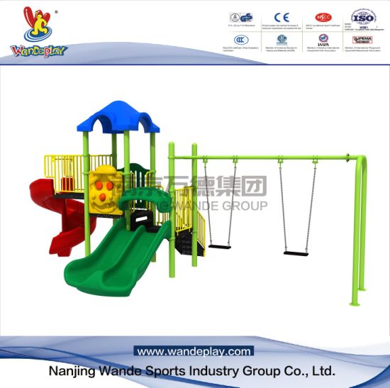 유원지 어린이 야외 스윙과 클래식 Playset